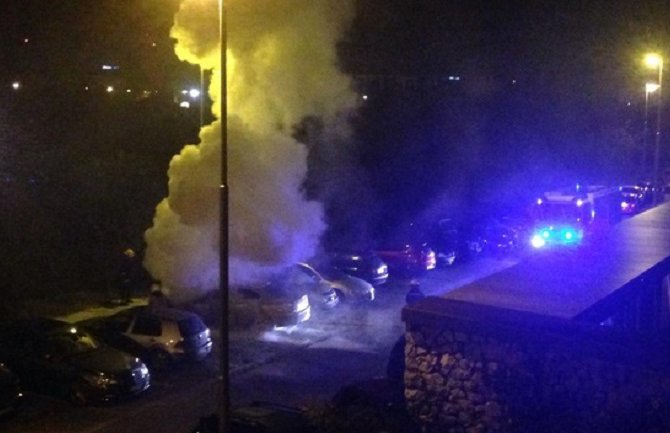 Podgorica: Izgorjelo vozilo na parkingu
