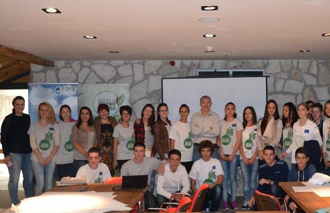 Srednjoškolci učili o učešću u donošenju odluka i zelenoj ekonomiji