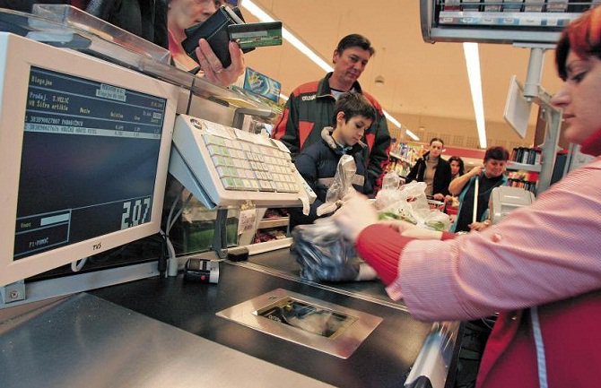 Zaposleni u trgovini u lošoj materijalnoj situaciji