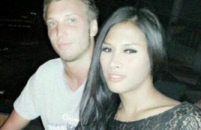 Ubio, raskomadao i skuvao suprugu transseksualku, pa prerezao sebi grkljan 