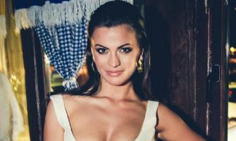 Milica Pavlović iznajmila bioskop kako bi predstavila svoj novi spot! (VIDOE)