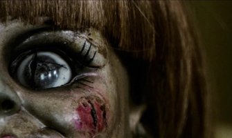 Ukleta lutka plašila sobarice (VIDEO)