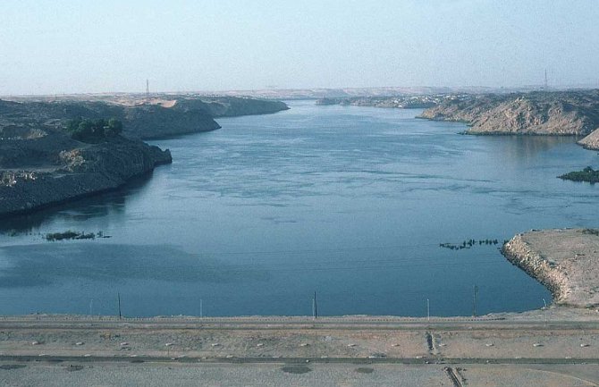 U rijeku Nil sletio putnički autobus: Poginulo deset putnika, veliki broj nestao