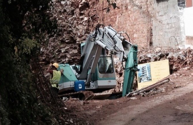 Ulijeganje mosta na Jadranskoj magistrali iznad Budve