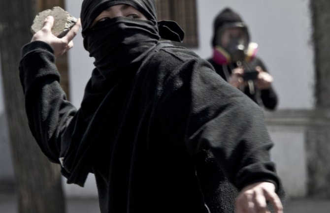 Sirija:  Ženu optuženu za preljubu kamenovali njen otac i džihadisti