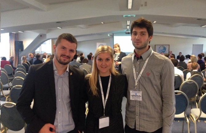 Mladi Liberalne partije članovi LYMEC- Mladih liberala Evrope 