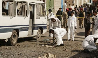 Jemen tone u haos, na desetine mrtvih ekstremista