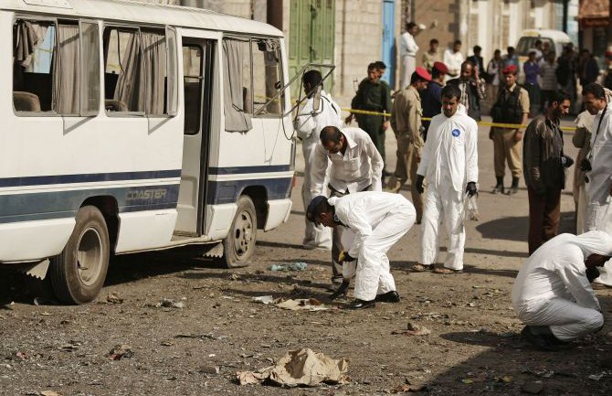 Jemen tone u haos, na desetine mrtvih ekstremista