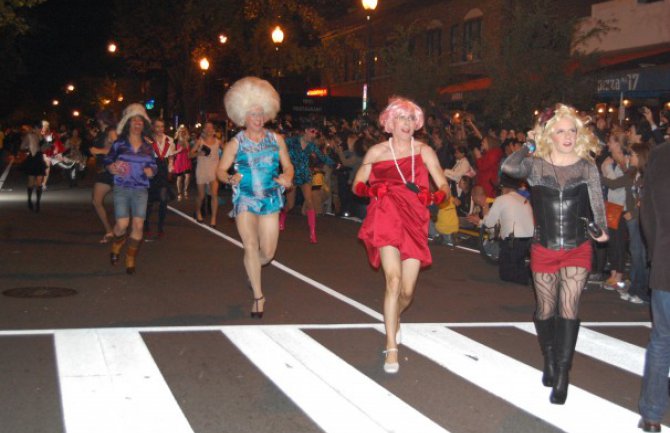 Vašington: Trka muškaraca na štiklama