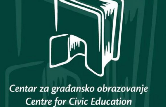 Performans povodom 77. godišnjice 