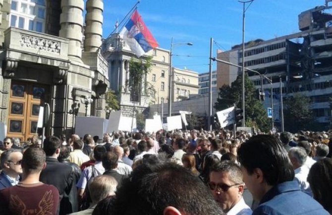 Advokati protestuju u Beogradu