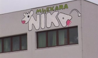 Mljekari se zatvorili u fabriku!