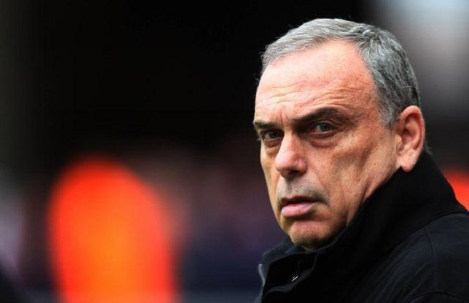 Avram Grant preuzima Ganu