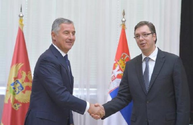 Đukanović sa Vučićem bodrio Zvezdu