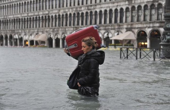 Poplave na sjeveru zemlje odnijele i petu žrtvu