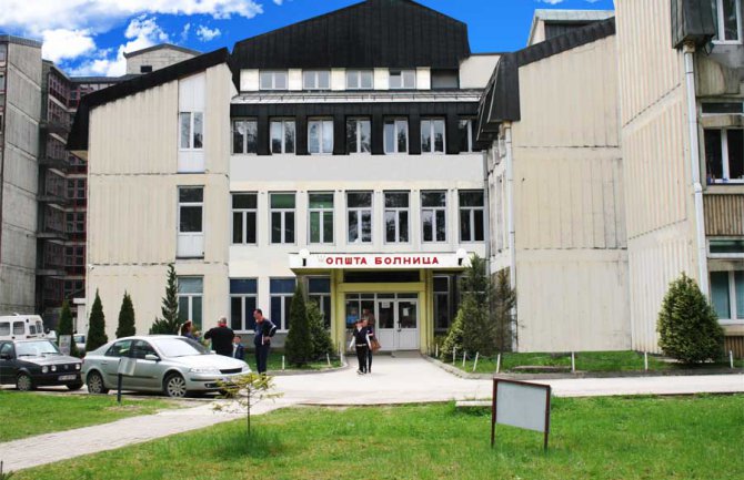 Bijelo Polje: Roditelji inficiranih beba pregovaraju sa direktorom bolnice