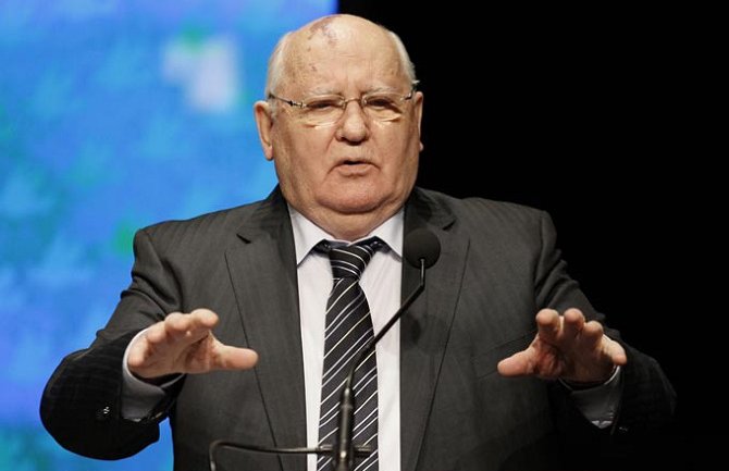 Gorbačov: Obama je slabić