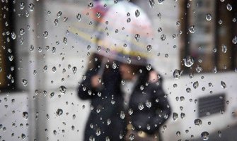 Nedjelja uz kišu, pljuskove i grmljavinu