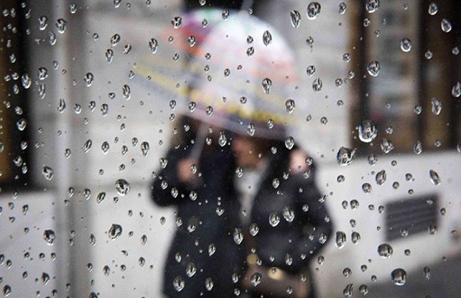 Nedjelja uz kišu, pljuskove i grmljavinu