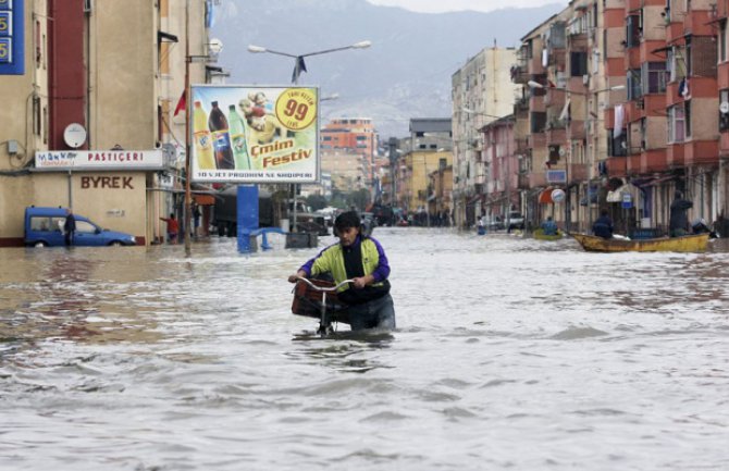 Poplave u Albaniji odnijele tri života