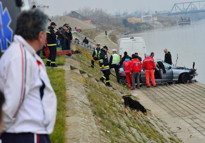 Tan201411221144136874