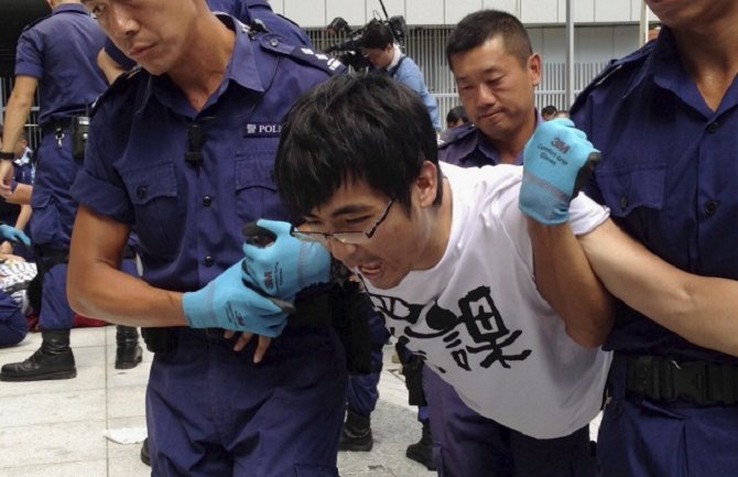 Hongkong: Sukob demonstranata i policije, 40 uhapšenih