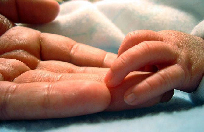 Porodice zaraženih beba tražiće mišljenja svjetskih stručnjaka 