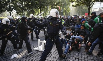 Sukobi policije i izgrednika u  Stokholmu