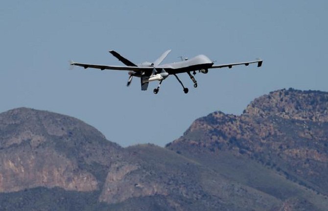 Neidentifikovani dron umalo nije udario u avion 