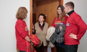 Mladi DPS-a Herceg Novi pomagali starima