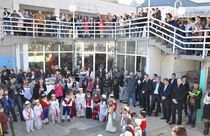 Ulcinj dobio prvo javno dječije igralište