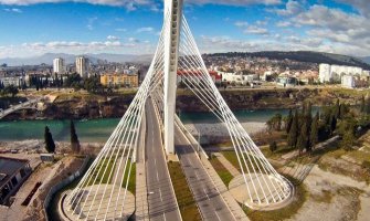 Royal grupa bi banku i plac u PG