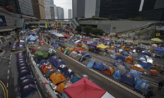 Ispred vlade u Hong Kongu samo najuporniji: Ostaju dok ih ne rastjeraju