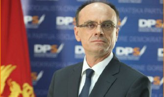 Škrelja: Dosta je sukoba u Skupštini, kazne kao za uličarsko ponašanje 