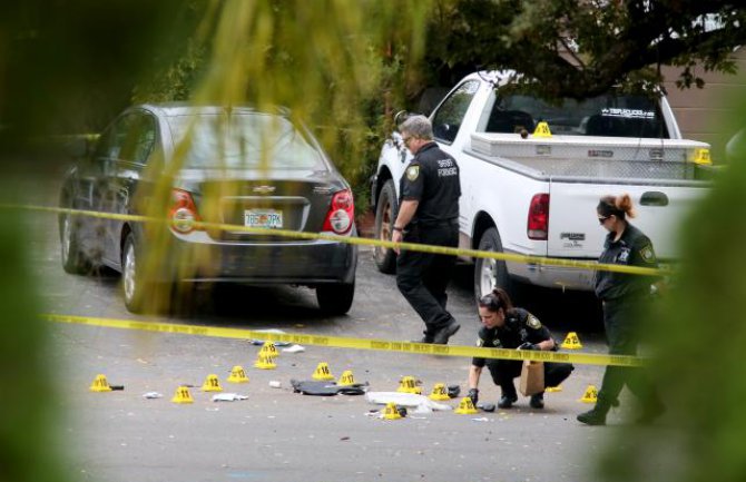 SAD:Bijeli policajac uhapšen i optužen za ubistvo crnca