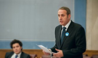 Popović: Unutrašnja dešavanja ne mogu 