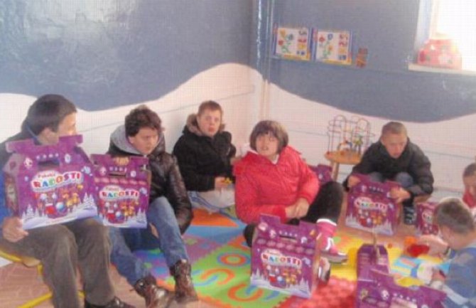 Novogodišnji paketići za djecu sa smetnjama u razvoju