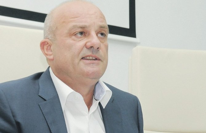 Duško Bjelica predaje 31 predmet