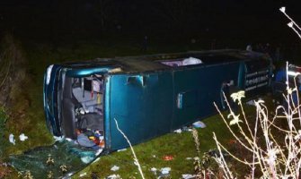 Putnici iz autobusa koji je sinoć sletio s puta van životne opasnosti