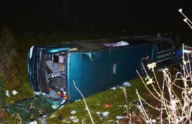 Putnici iz autobusa koji je sinoć sletio s puta van životne opasnosti