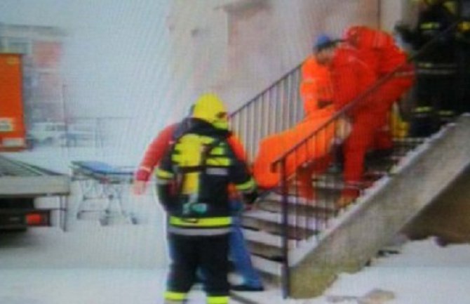  Požar u zgradi u Ćupriji