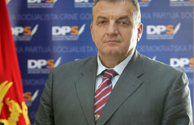 Vuletić: Medojević laže, založio bi i građane i državu za tuđe interese