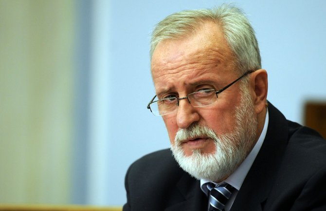 Realan ulazak četvrtog operatera