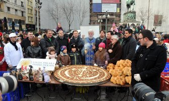 Zlatnici iz božićne česnice pripali dvojici dječaka i djevojčici