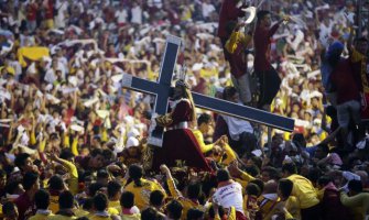 Jedna osoba preminula, 600 povređenih u vjerskoj procesiji 