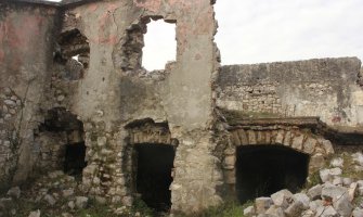 Od nekadašnjeg podgoričkog zatvora Jusovače, ostale samo zidine