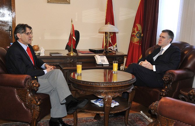 Lukšić zabrinut zbog rezolucije o Sutorini