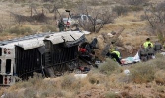 Deset zatvorenika  poginulo u sudaru autobusa i voza