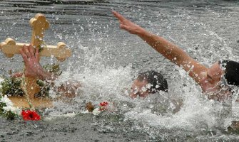 Danas se pliva za Časni krst