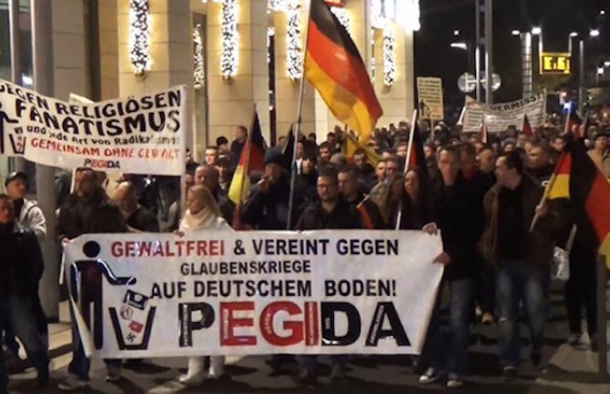  Na ulicama Njemačke i Danske desetine hiljada pristalica i protivnika PEGIDA-e 